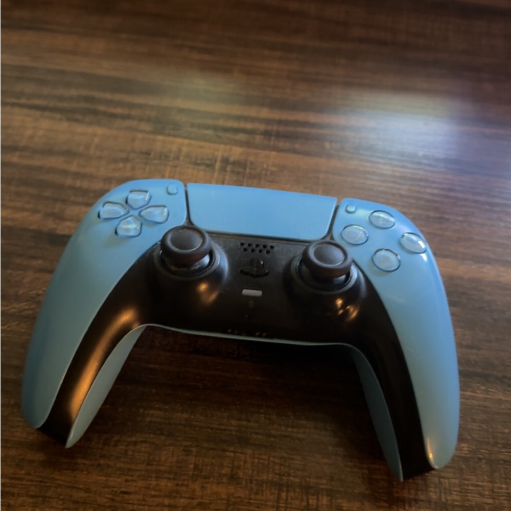 Ps5 controller blue good condition slightly sensitive r2 button